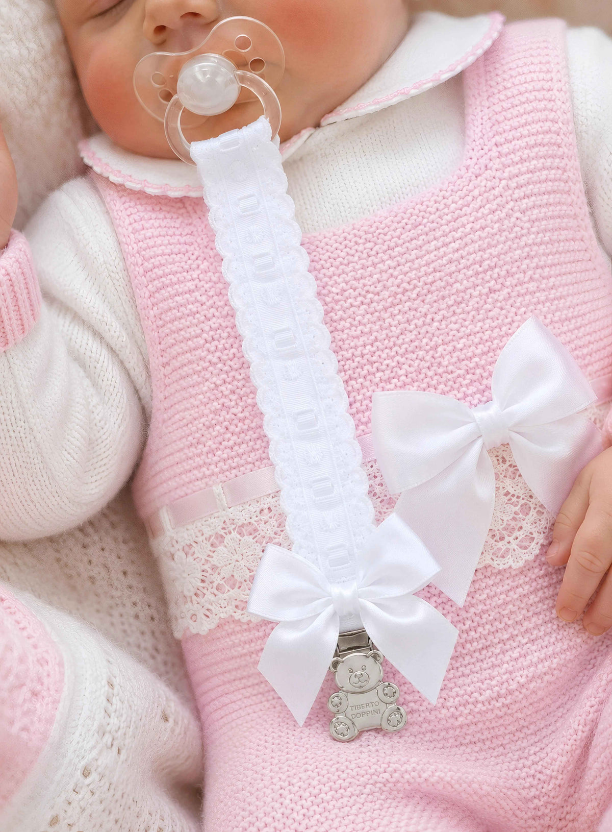 AW26 White Baby Spanish Ribbon Dummy Clip